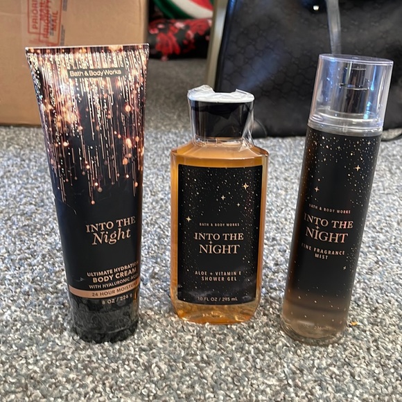 Bath & Body Nwt Bath Bodyworks Into The Night Shower Gel Fine